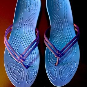 Crocs Women’s Blue Flip Flop Sandals size 7